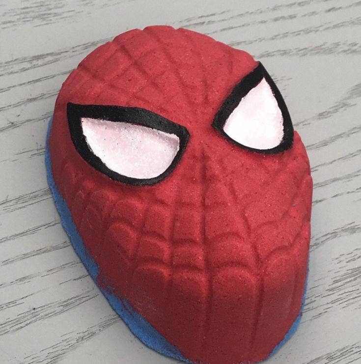 ivory anchors bath bomb: spiderman 7.6oz