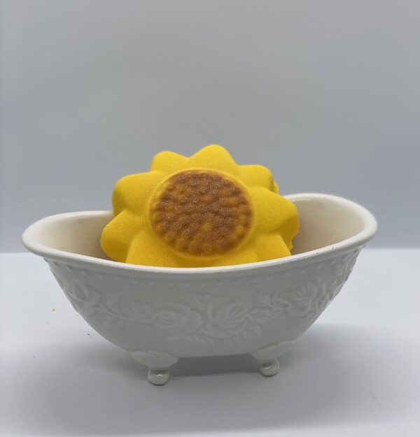 ivory anchors bath bomb: sunflower lemon lavender 6oz