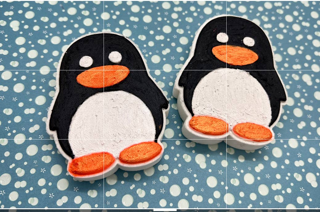 ivory anchors bath bomb: penguin 4.5oz