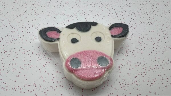 ivory anchors bath bomb: comfy cow 4.5oz
