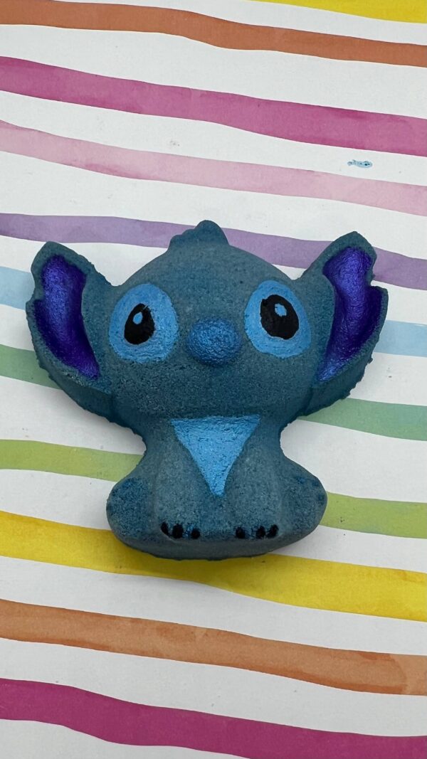 ivory anchors bath bomb: stitch blue raspberry 5.3oz